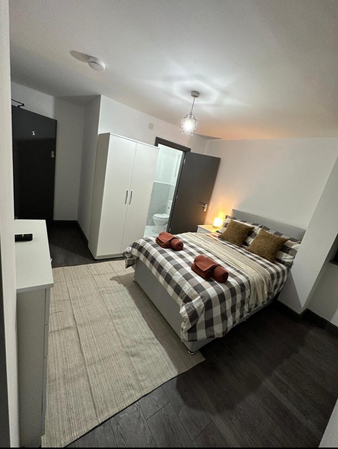 The Little Oaks Apartment Birmingham Bagian luar foto