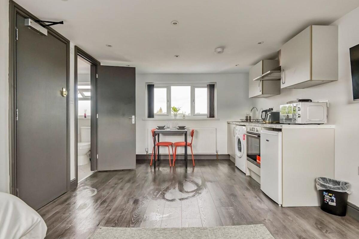 The Little Oaks Apartment Birmingham Bagian luar foto